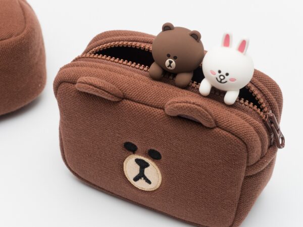LINE FRIENDS] ベーシックマルチポーチS ブラウン をご紹介 - 君